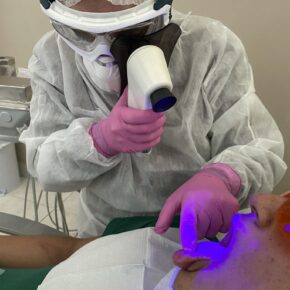 Fluorescência óptica no Exame clínico em Odontologia na Pós-pandemia
